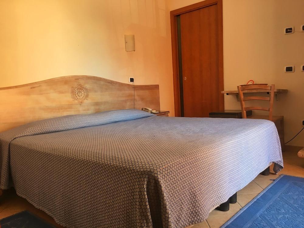 Hotel Delle Isole La Maddalena  Eksteriør billede